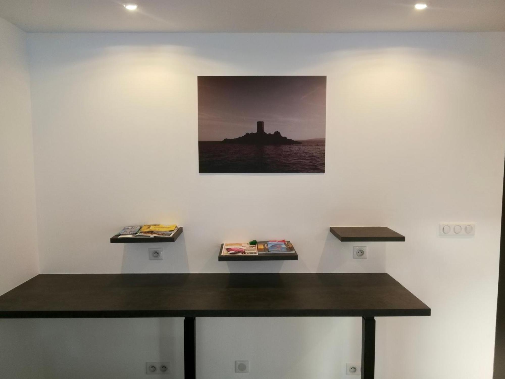 Grand Studio Standing Avec Terrasse Et Parking Sainte-Maxime Exteriör bild